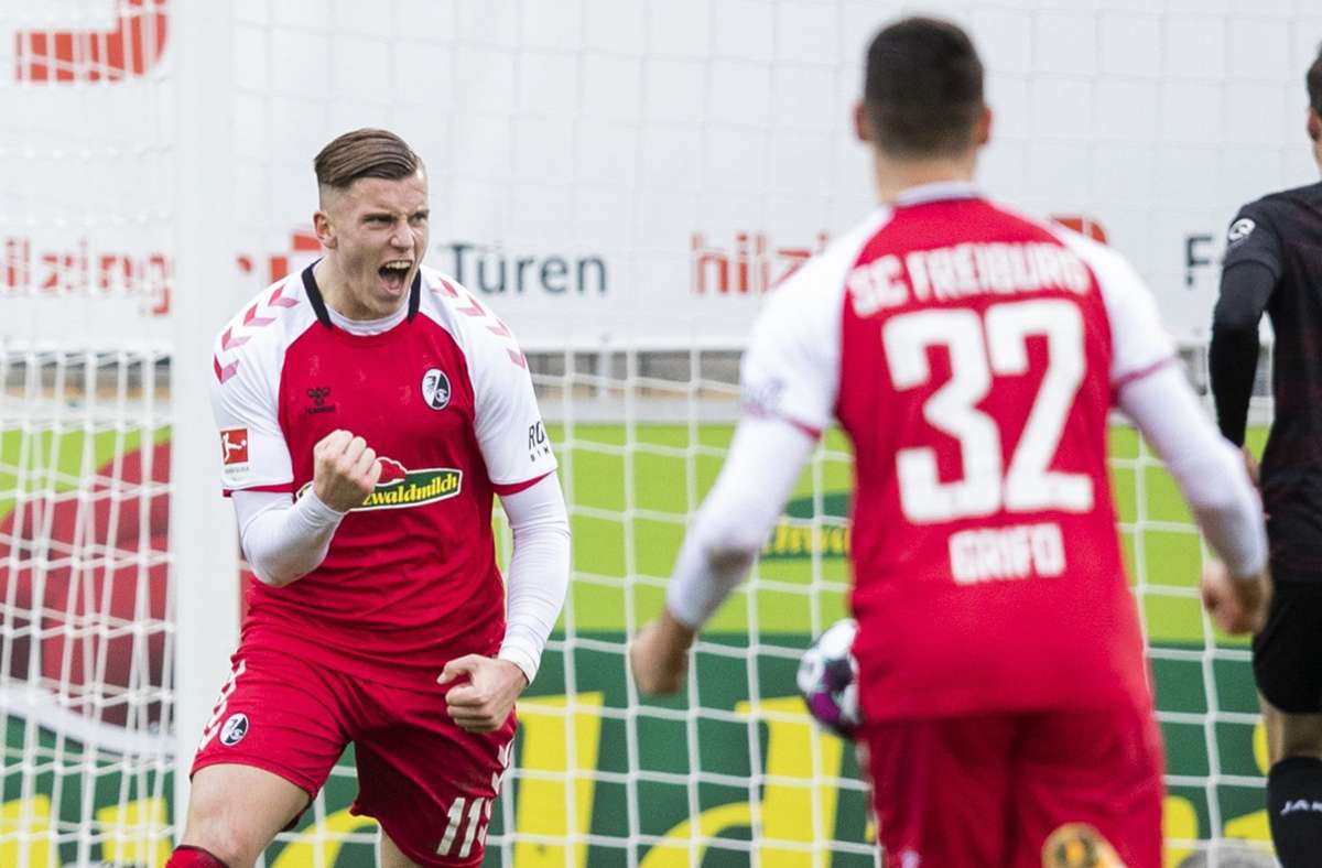 Schnelle Antwort der Badener: Ermedin Demirović trifft in der 14. Spielminute zum Ausgleich für den SC Freiburg.