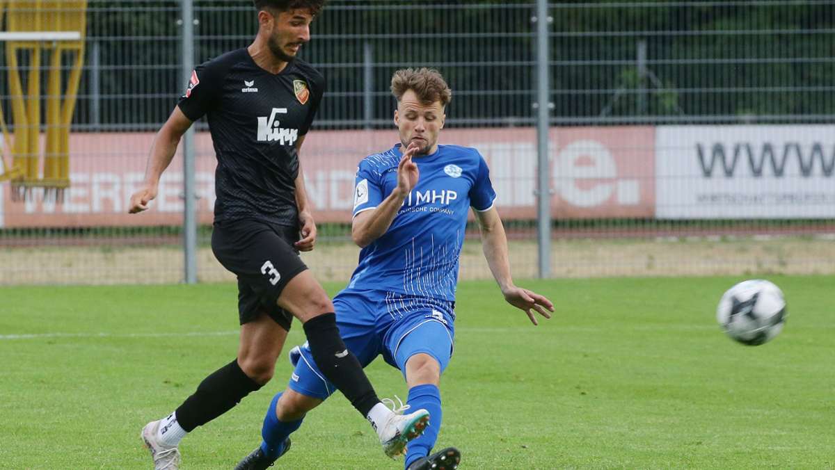 Stuttgarter Kickers gegen FC Holzhausen: Die Blauen bleiben ohne Gegentreffer – Marcel Schmidts debütiert