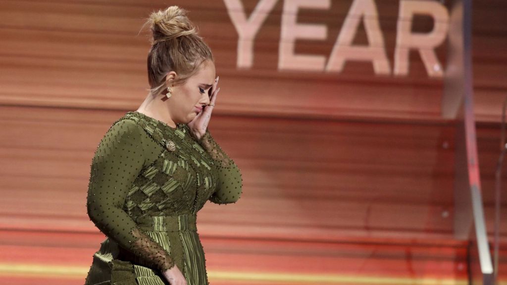 Adele bricht Welttournee ab: „Bin am Boden zerstört“
