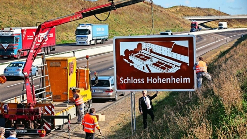 Werbetafel an der Autobahn: Schloss Hohenheim – verpasst