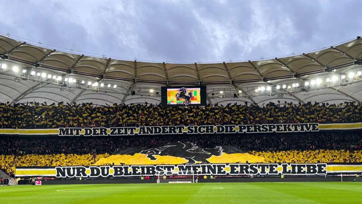 VfB Stuttgart gegen Bayer 04 Leverkusen: VfB-Fans zeigen große Choreo in Stuttgarts Stadtfarben