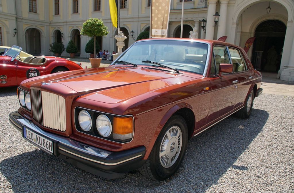 Auch ein alter Bentley parkt zurzeit im Schlosshof in Ludwigsburg.