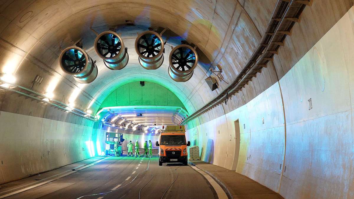  Die Arbeiten am Rosensteintunnel schreiten voran, bis zur Eröffnung dauert es aber noch ein paar Monate. Der Kurztunnel, Teil des Bauprojekts, hingegen soll in einigen Wochen in Betrieb gehen. 