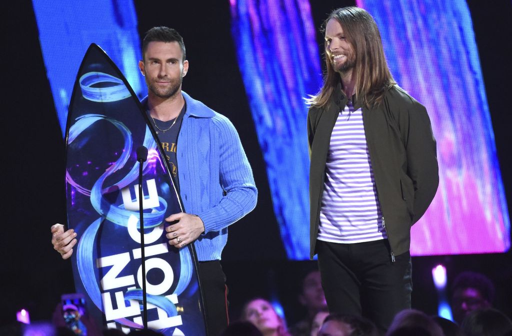 Adam Levine (links) und James Valentine von der Musikgruppe Maroon 5. Wer sonst noch bei der Verleihung anwesend war, sehen Sie in der folgenden Bildergalerie ...
