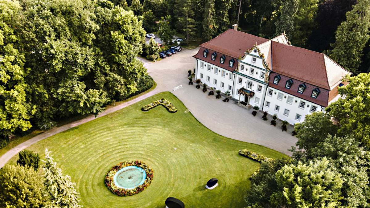 Schön gelegen in einem großen Park und Waldstück: das Schlosshotel Friedrichsruhe.