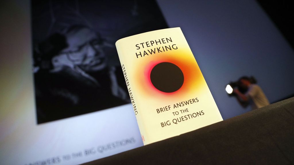  Vor einem halben Jahr ist Stephen Hawking gestorben. Nun ist das letzte Buch des Rockstars unter den Physikern erschienen. Darin gibt Hawking kurze Antworten auf die großen Fragen des Lebens und des Universums. 