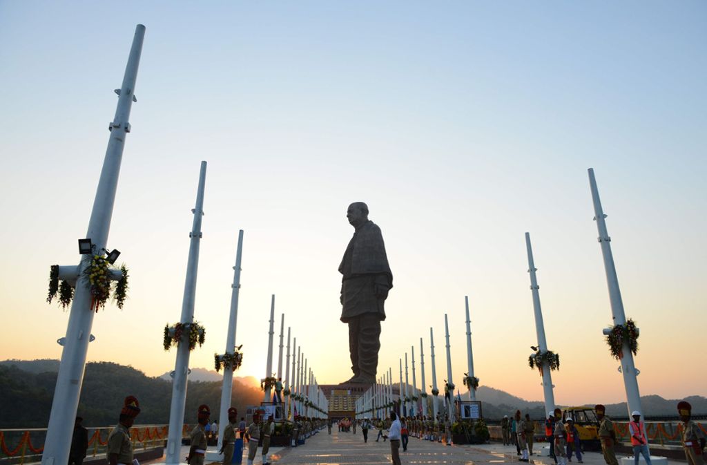 Der Weg zum „Denkmal der Einheit“, an dessen Ende die Patel-Statue emporragt.