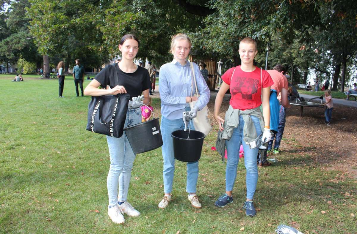 Teilnehmerinnen beim World Cleanup Day am 18. September 2021.