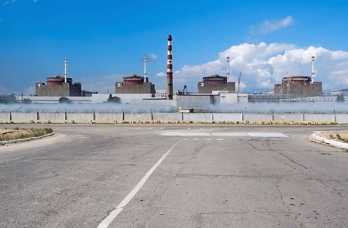 Dieses vom Pressedienst des russischen Verteidigungsministeriums am 7. August veröffentlichte Foto zeigt eine Gesamtansicht des Kernkraftwerks Saporischschja.