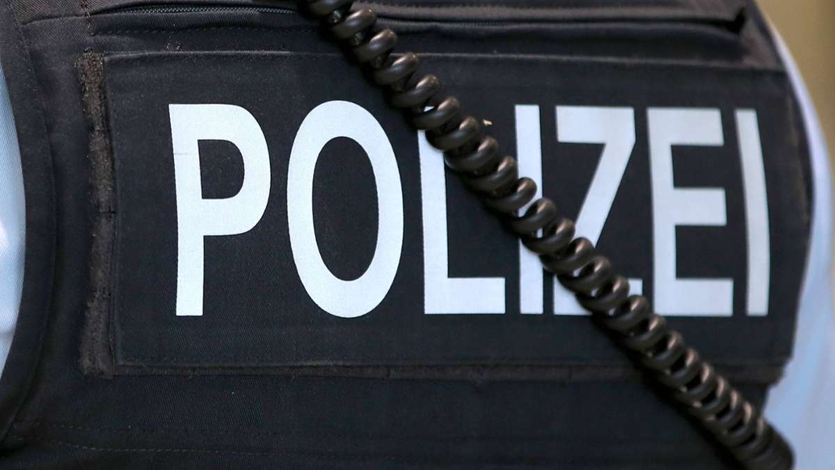 Kirchheim: Mann attackiert   Polizeibeamte
