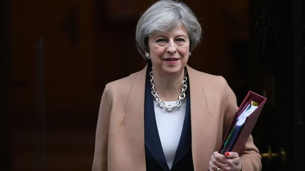 Porträt zu Theresa May: Britische Premierministerin mit Schuhtick