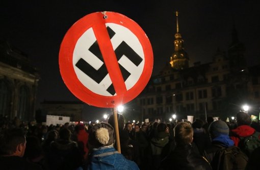 Gegendemonstration zu einem Pegida-Aufzug in Dresden Foto: dpa