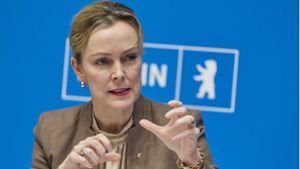 Berlin: Senatorin Manja Schreiner verliert Doktortitel und tritt zurück