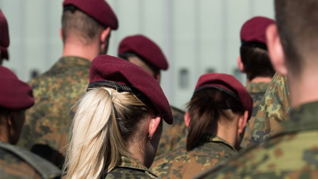 Bundeswehr: Soldat aus Gothic-Szene will lange Haare tragen