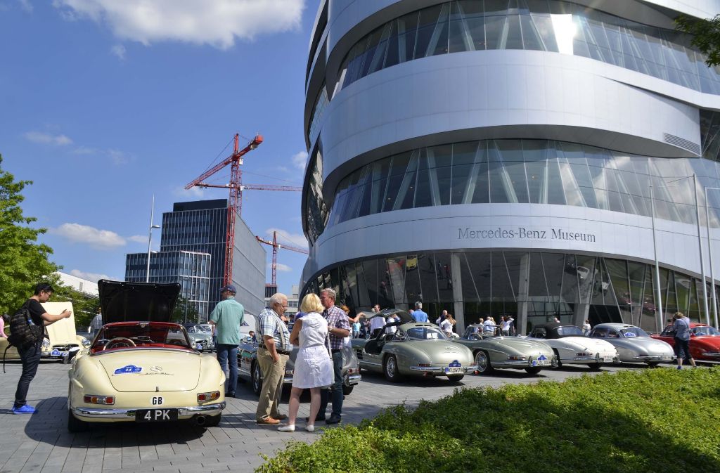 Beim Jahrestreffen des Mercedes Benz 300 SL Clubs präsentieren die Mitglieder ihre Traumwagen.