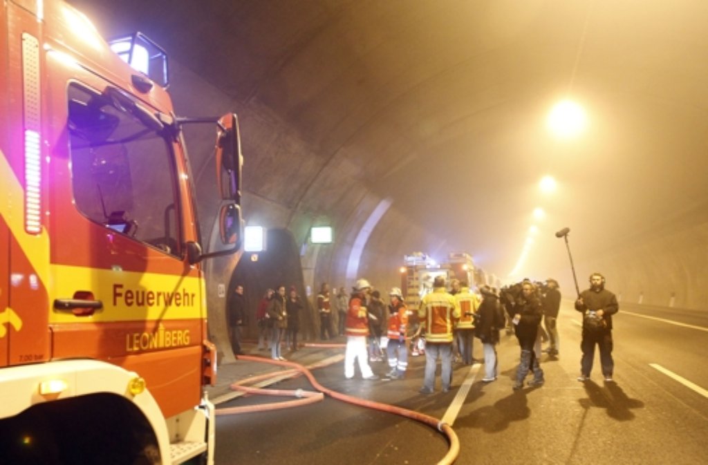 [Große Einsatzübung im Engelbergbasistunnel zu Leonberg, 1. November 2012