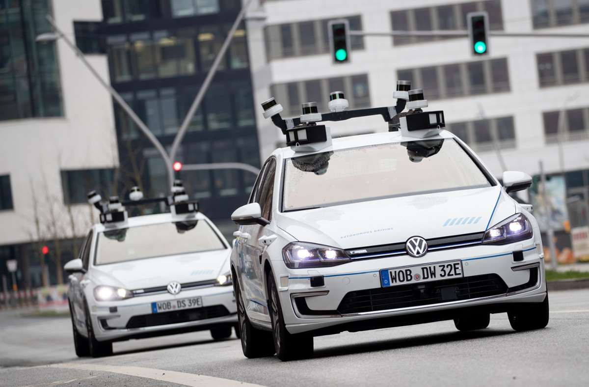 In Hamburg hat VW schon vor einigen Jahren das autonome Fahren getestet. Foto: dpa/Christian Charisius