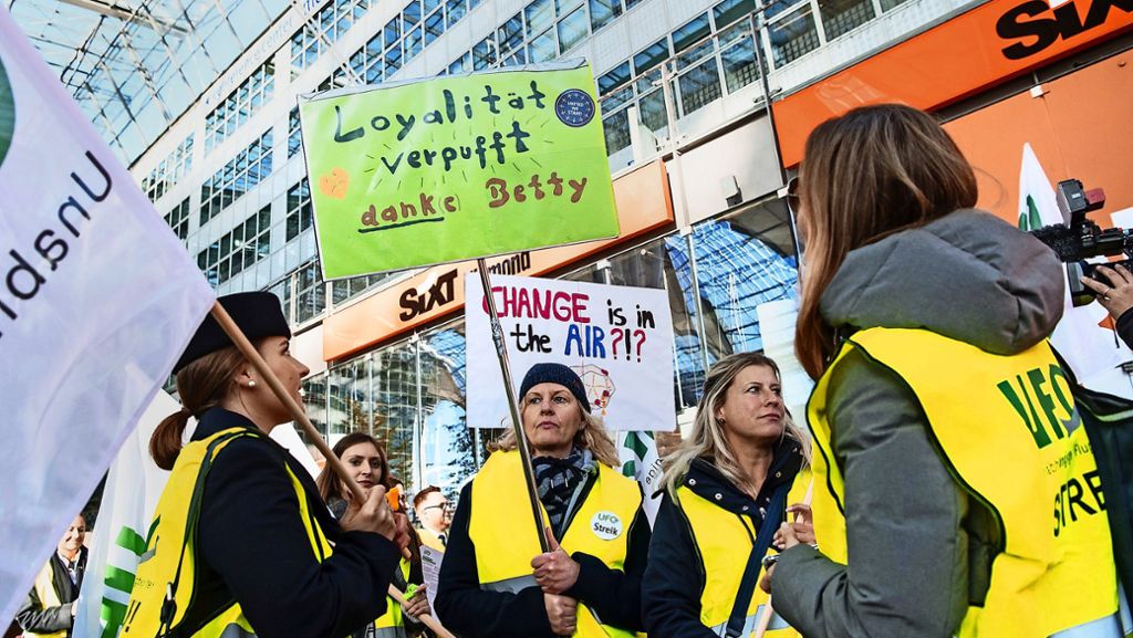 Arbeitskampf: Lufthansa geht auf Streikende zu