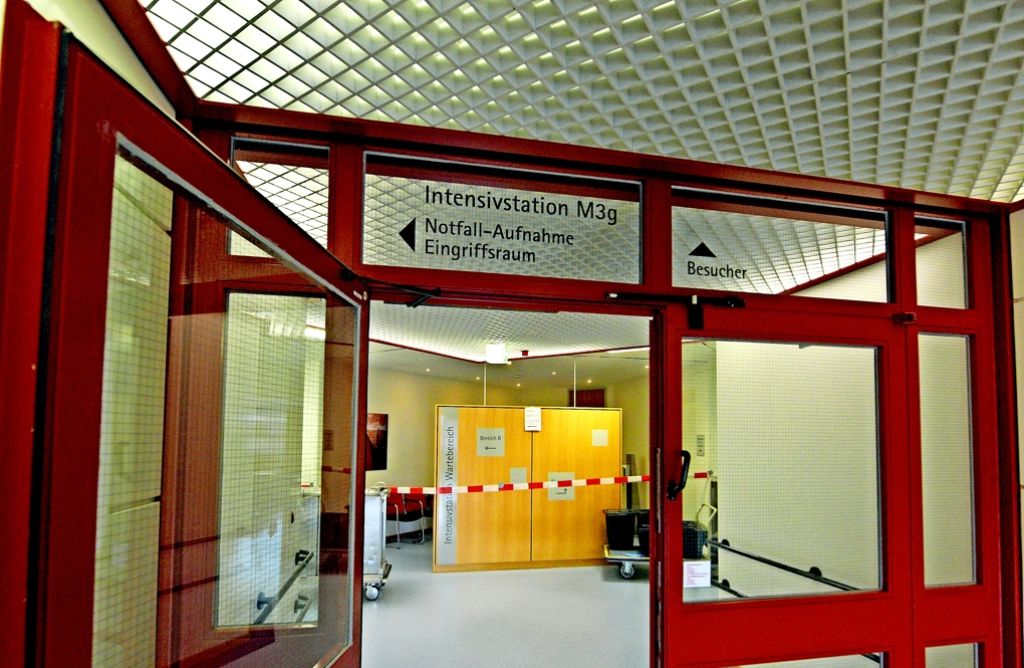 Der Zugang zu dieser Intensivstation an der Uniklinik ist wegen des Keims gesperrt. Foto: dpa
