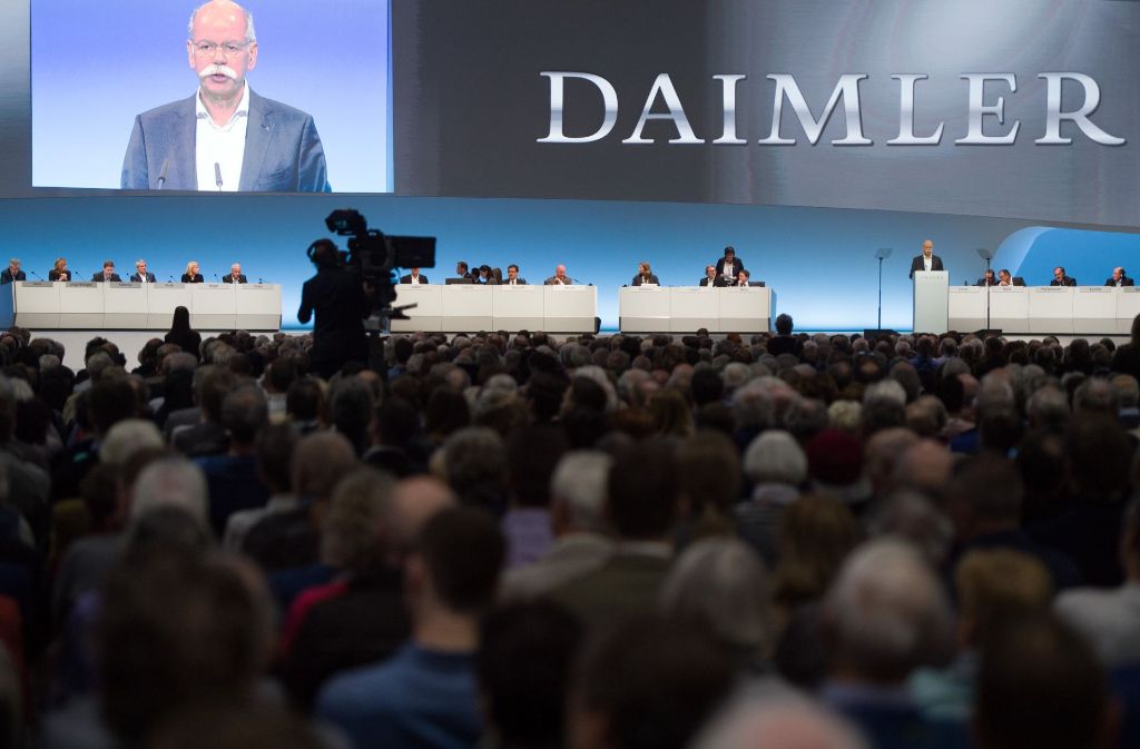 Die Daimler-Aktionäre sorgen sich wegen der Negativschlagzeilen nach möglichen Manipulationen bei Daimlers Dieselfahrzeugen. Foto: dpa
