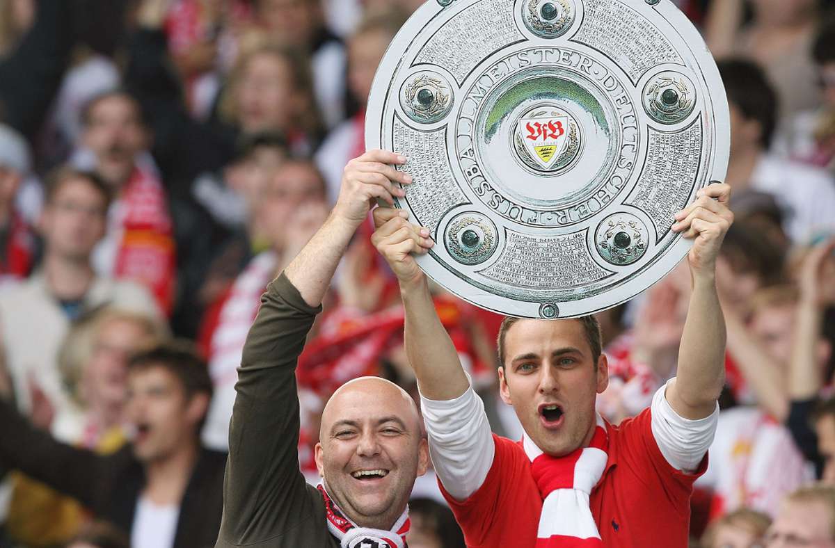 Am 34. und letzten Spieltag der Saison 2006/2007 ließ sich der VfB Stuttgart diese historische Chance nicht mehr entgehen und krönte sich mit einem 2:1-Heimerfolg gegen den FC Energie Cottbus zum Deutschen Meister.