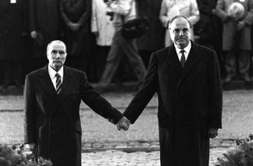 Auch mit dem französischen Präsidenten Francois Mitterrand, hier bei einer Gedenkfeier in Verdun, verstand Kohl sich gut.