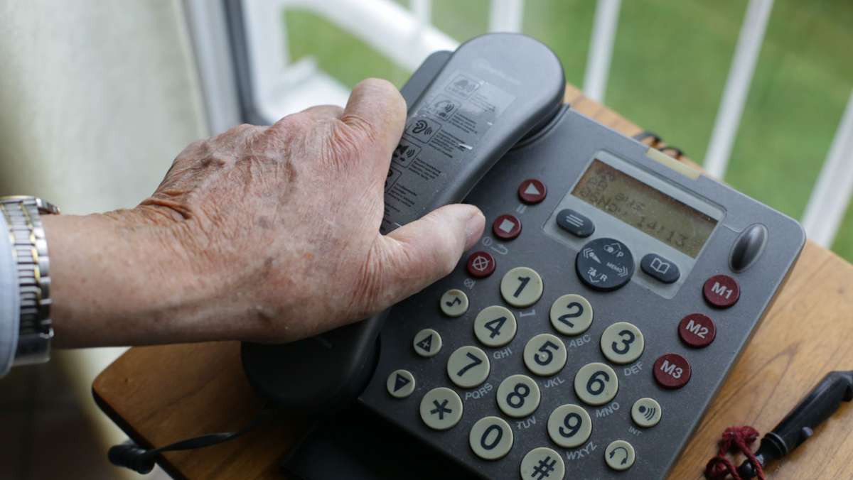 Polizei in Esslingen: Zeugen bewahren Senior vor Telefonbetrug