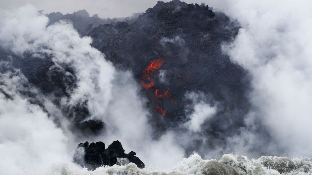  Der Vulkan Kilauea auf Hawaii kommt auch Wochen nach seinem Ausbruch nicht zur Ruhe. Im Gegenteil: Die Lage spitzt sich immer weiter zu. Wir zeigen neue Bilder des gefährlichen Naturspektakels. 