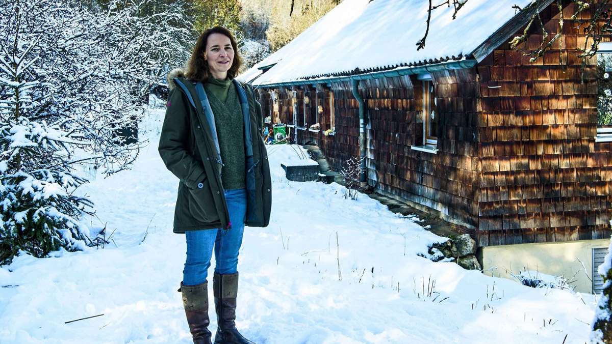  Anuschka Eberhardt wohnt in einem Dorf auf der Schwäbischen Alb – und ärgert sich darüber, dass Leute wie sie von Städtern oft als Umweltfrevler verpönt werden. Sie weiß: Auf dem Land lebt man klimafreundlich ohne großes Tamtam. 