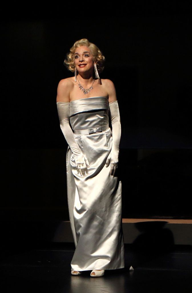 Glamour genügt nicht zum Glücklichsein: Regina Gisbertz als Marilyn Monroe.