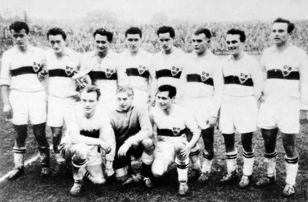 16. November 1958: Zweiter Pokalsieg für den VfB. Die Truppe besiegt Fortuna Düsseldorf nach Verlängerung mit 4:3.