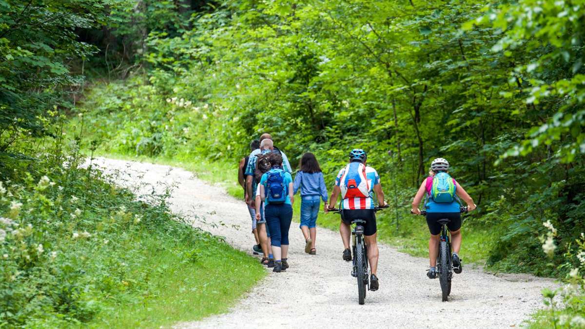  Durch Corona haben viele Menschen ihre Lust am Radfahren entdeckt. Dadurch ist es im Wald voller geworden. Eine Vertreterin des Schwäbischen Albvereins über unerfreuliche Begegnungen und die Zwei-Meter-Regel. 