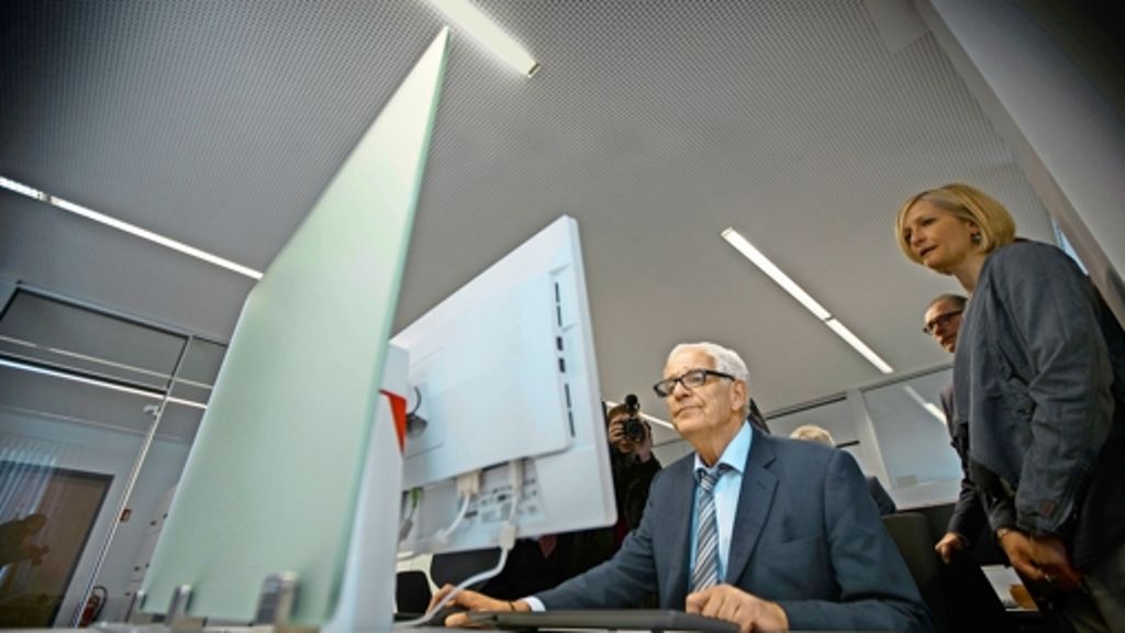 Zentrales Grundbuchamt in Waiblingen eröffnet: Zukunft ist zentral und digital