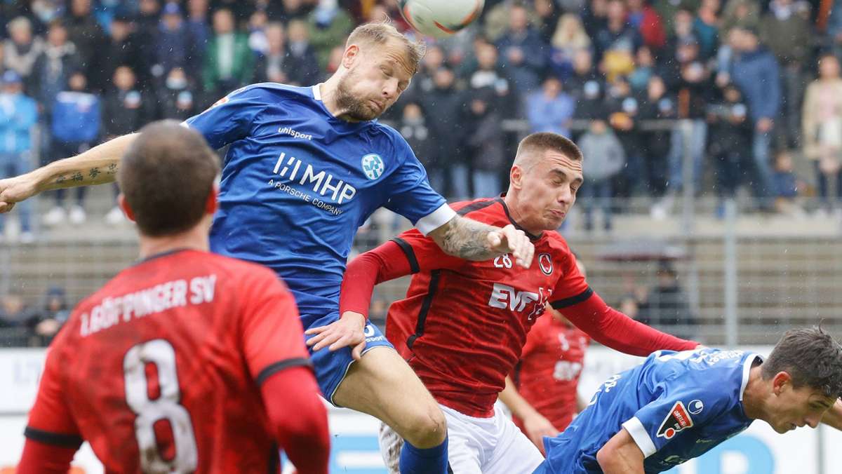 Stuttgarter Kickers beim 1. Göppinger SV: Das spezielle  Spiel des  Kevin Dicklhuber
