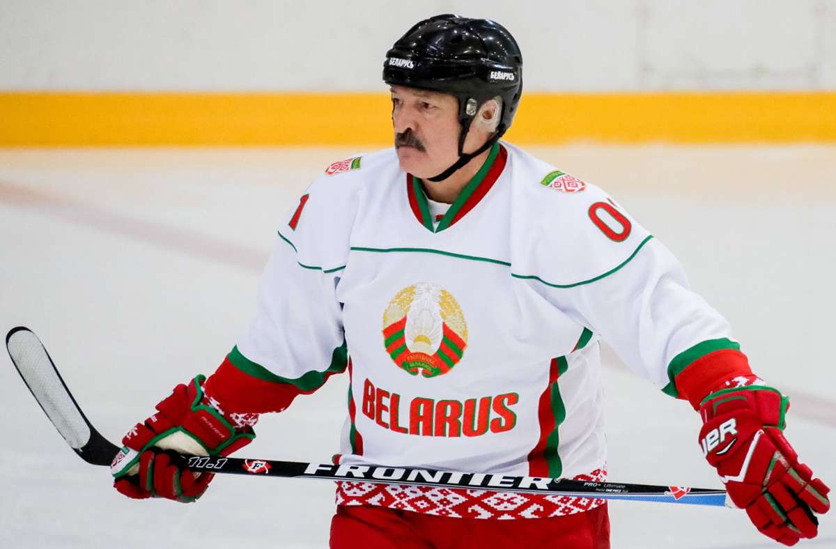 Die Heim-WM im belarussischen Nationalsport war für Machthaber Alexander Lukaschenko ein Prestigeprojekt. Im Januar entzog der Eishockey-Weltverband Belarus das Gastgeberrecht – auch auf Druck der Sponsoren.