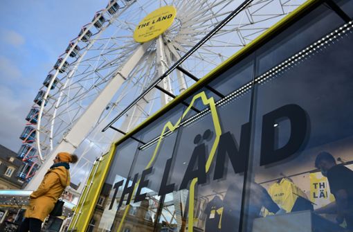 Die gelben Pullis und schwarzen T-Shirts zur neuen Landeskampagne „The Länd“ sind seit Wochen ausverkauft. (Archivbild) Foto: LICHTGUT/Leif Piechowski