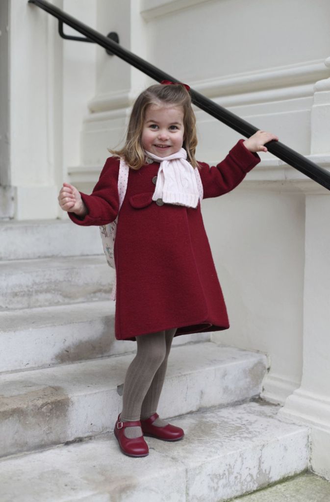 Januar 2018: Fein gemacht hat sich Prinzessin Charlotte, die Tochter des britischen Prinzen William und seiner Frau Kate, für ihren ersten Tag an der „Willcocks Nursery School“.