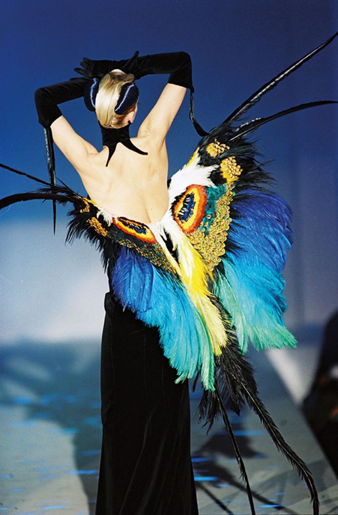 Outfit, fotografiert von Patrice Stable: Thierry Mugler, Kollektion Les Insectes, Haute Couture Frühjahr/Sommer 1997.