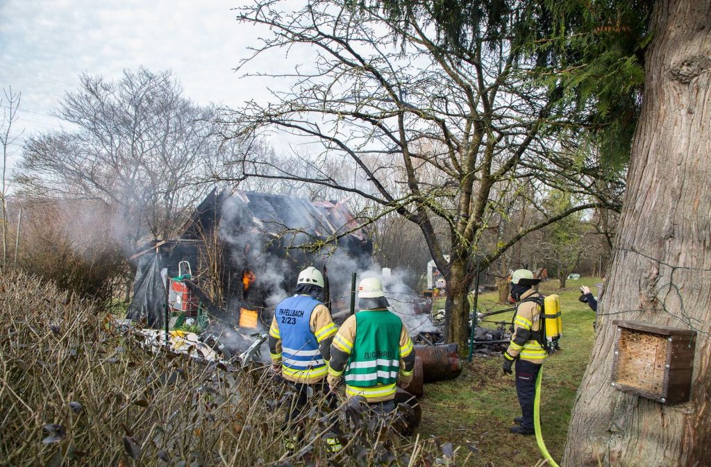 Hier gibt es weitere Bilder vom Brand in Oeffingen.