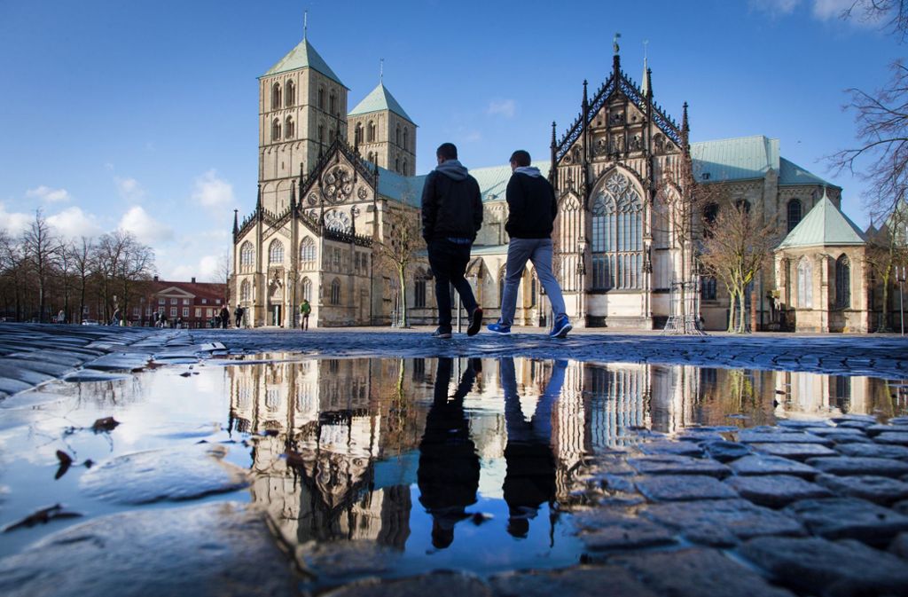 Der St.-Paulus-Dom in Münster. Hier entfachen sich bereits im Vorfeld des Katholikentags hitzige Debatten. Foto: dpa