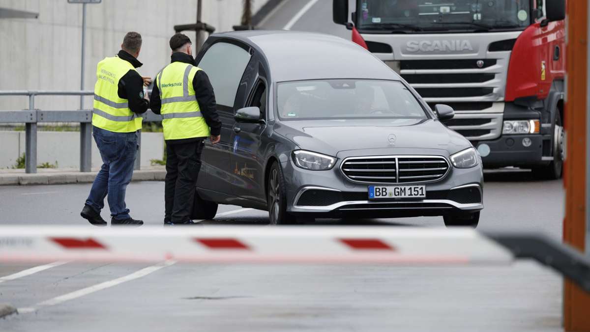 Tote im Mercedes-Werk in Sindelfingen: Motiv des Verdächtigen weiter unklar
