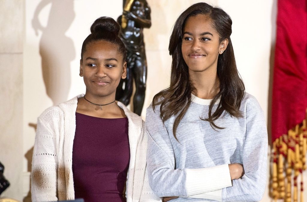 Die Obama-Töchter Sasha und Malia sind für viele schwarze junge Frauen in den USA ein Vorbild. Ihr Intellekt und ihr cooles Auftreten zeichnet sie aus. Häufig helfen sie ihrer Mutter bei Wohltätigkeitsprojekten.