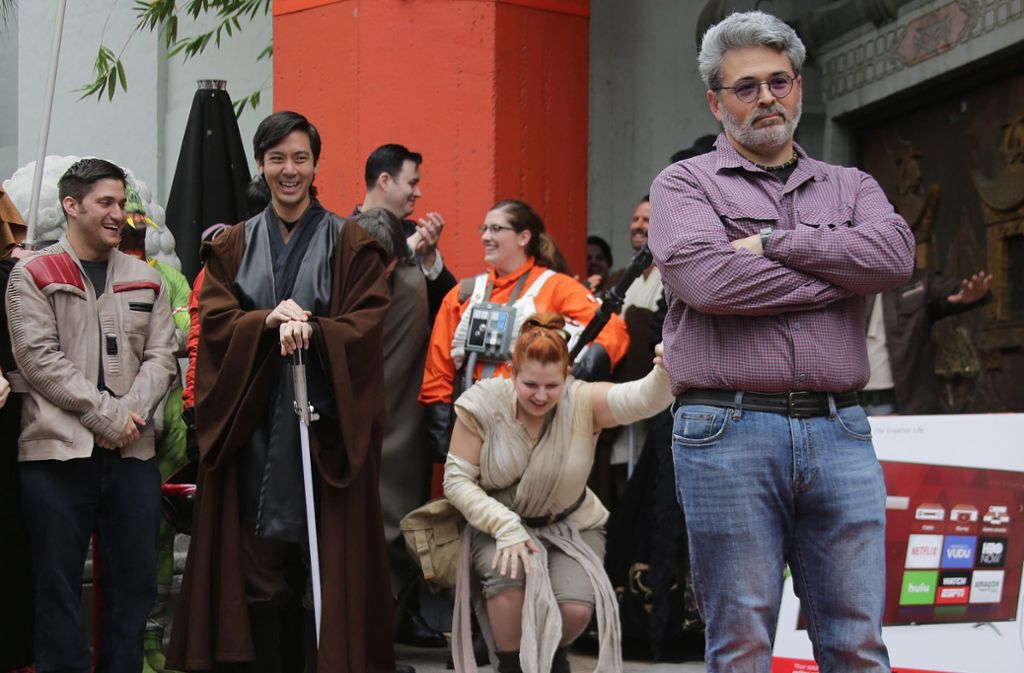 Aber auch der Schöpfer der Star-Wars Filme, Georg Lucas ist ein beliebtes Kostüm – der Fan sieht dem Regisseur dabei erstaunlich ähnlich....