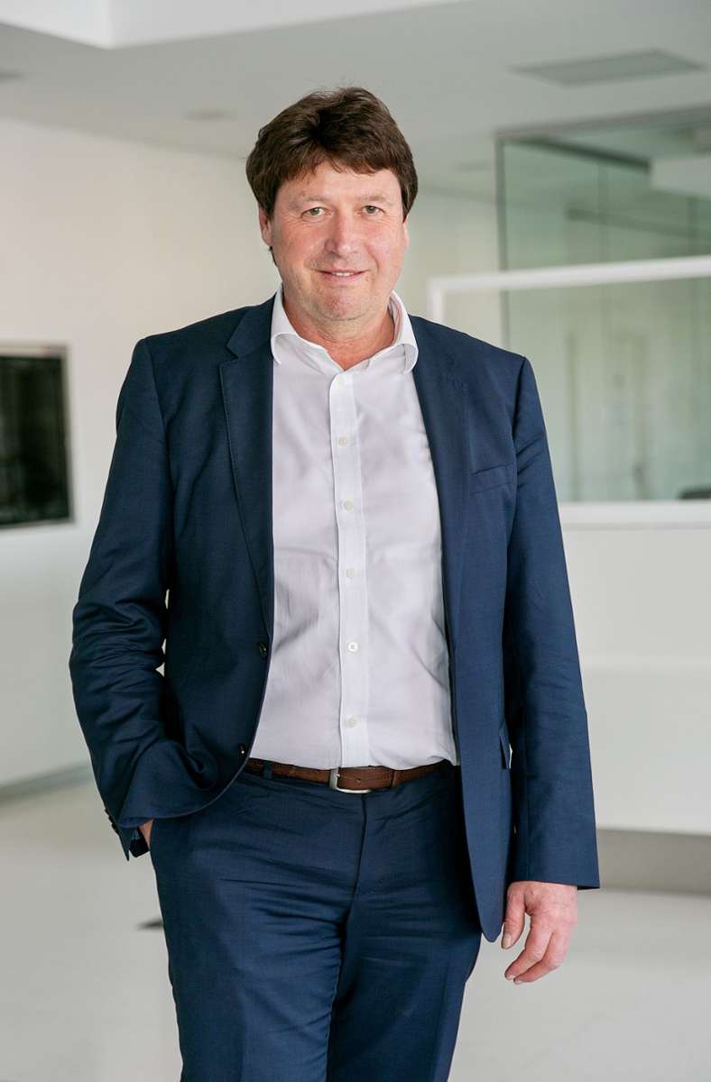 Jürgen Zeller ist Gründer und Geschäftsführer von TES Electronic Solutions. Er ist Ingenieur und begann vor 22 Jahren, die Firma aufzubauen.