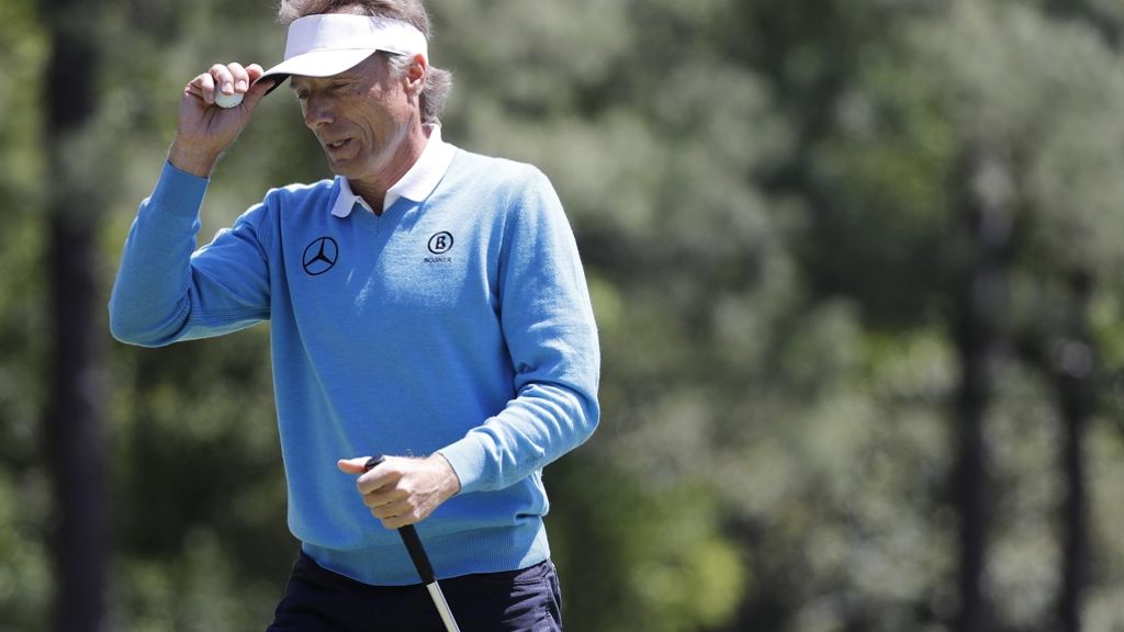  Der deutsche Golfer Bernhard Langer hat die Chance, das legendäre Masters in Augusta zu gewinnen – mit 58 Jahren. Er liegt vor der abschließenden Runde nur drei Schläge hinter dem Führenden Jordan Spieth. 