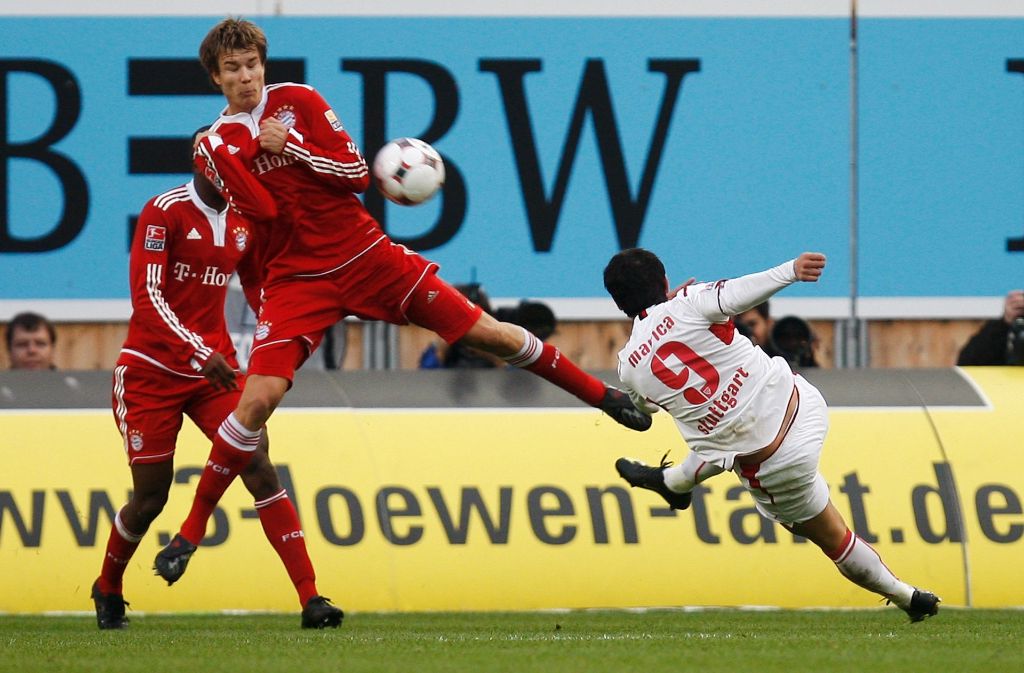 Erste Saison als Profi: Badstuber im Oktober 2009 gegen den VfB Stuttgart.