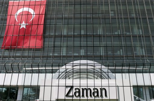 Zu den Zeitungen, die Erdogan geschlossen hat, gehört auch „Zaman“ – bereits im März hatte die türkische Regierung das Blatt unter Zwangsverwaltung gestellt. Foto: EPA