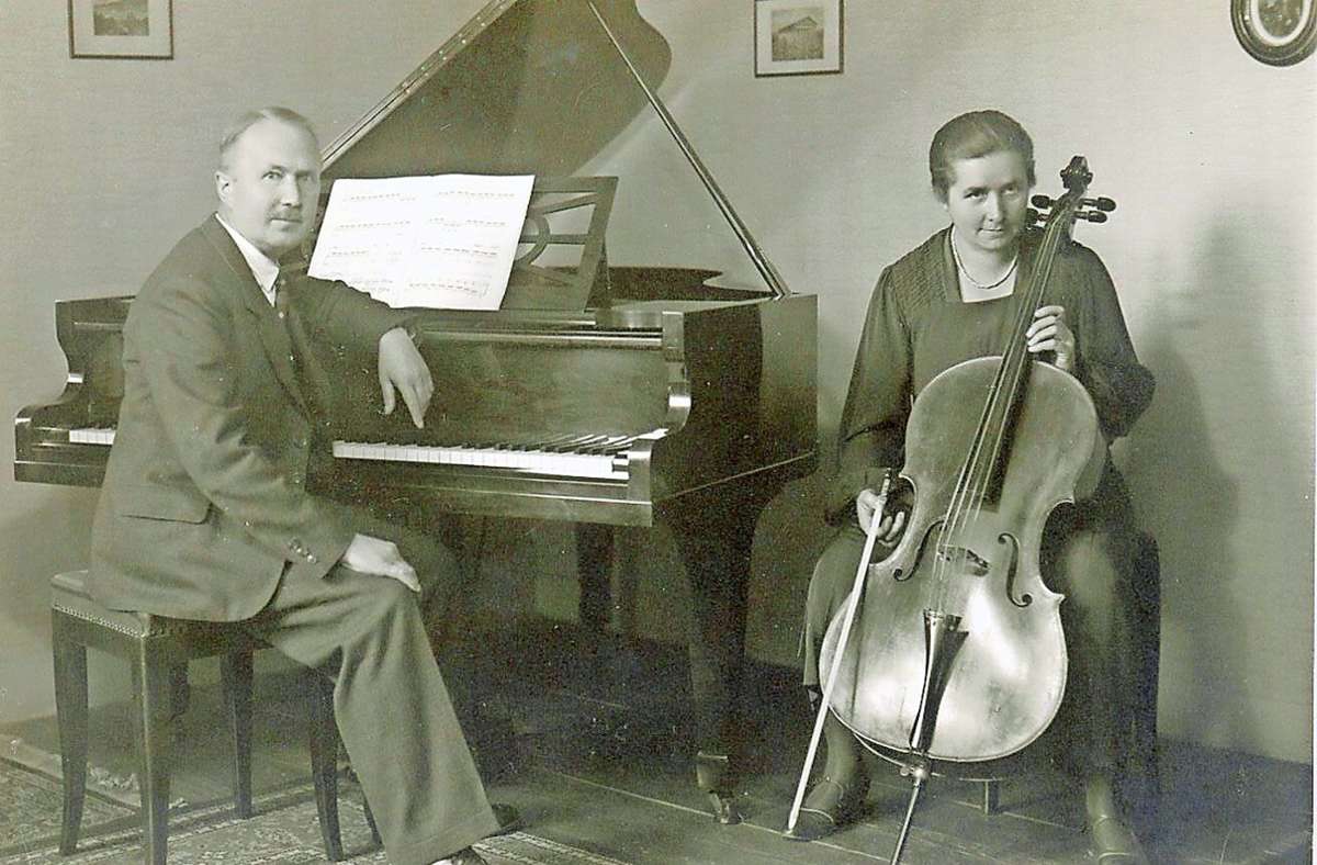 Künstlerpaar: Ernst Lohmann spielte wohl sehr gut Klavier, seine Frau Hedwig spielte Violoncello. Aufnahme aus dem Jahr 1938.