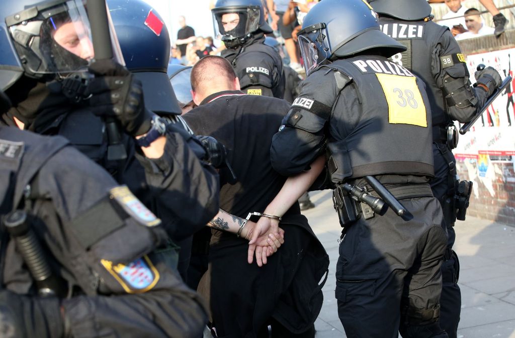 Der G20-Gipfel in Hamburg wurde auch am Freitag von Protesten und Ausschreitungen begleitet. Die Polizei ist mit einem Großaufgebot im Einsatz.