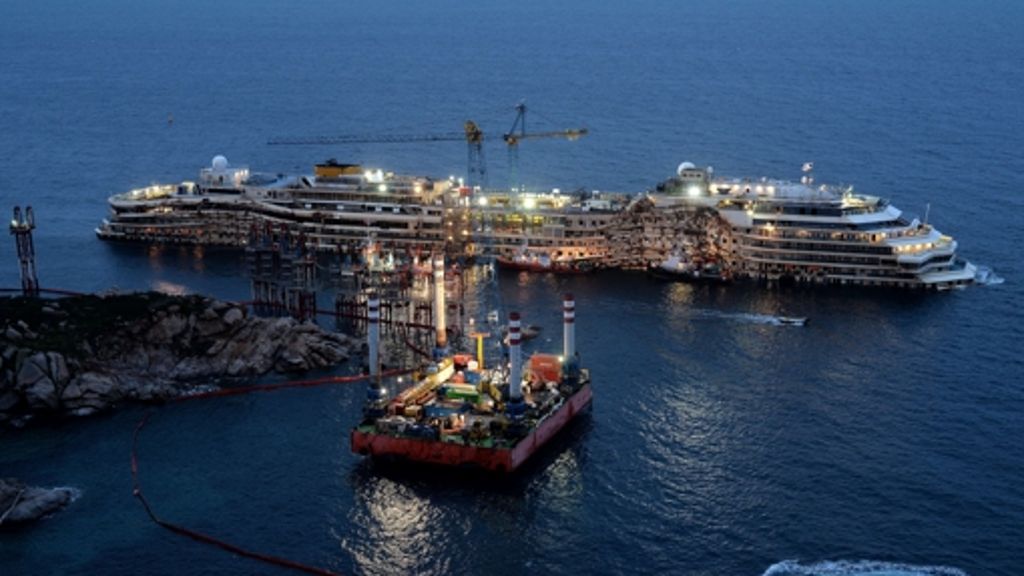 Hafen in Genua: Die Costa Concordia wird verschrottet